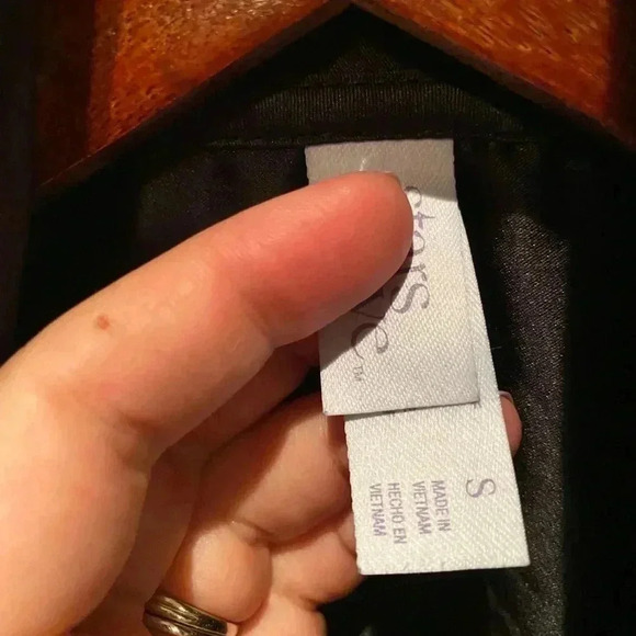 STARS ABOVE BLACK AND WHITE PAJAMA SET SIZE SMALL - Picture 3 of 8